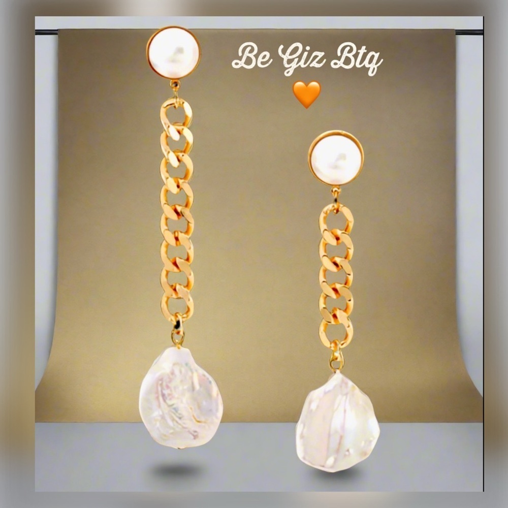 🔥🔥DANNIJO Authentic Kate Gold Tone & Faux Pearl Asymmetric Chain Drop Earrings - Picture 3 of 12